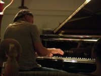 Jonathan Hollowell : Off The Page trio